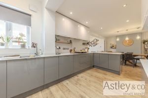 kitchen- click for photo gallery